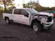 2025 Chevrolet Silverado 2500HD LT z VIN 2GC4KNEY8S1140523, wystawiony jako Copart lot #86786685 z przebiegiem 310 mil mil oraz Szkoda całkowita • Salvage title. Historia ofert i sprzedaży dostępna na DreamBid. Obrazek 4.