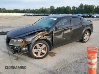 ✅ 2008 Dodge Avenger SE • VIN: 1B3LC46K78N582926 • Lot: 70770274. Wystawiony na Copart z przebiegiem 94 569 mil. Bezpłatny archiwum sprzedaży aukcyjnych z USA i szczegółowy raport historii pojazdu na DreamBid. Zdjęcie 1.