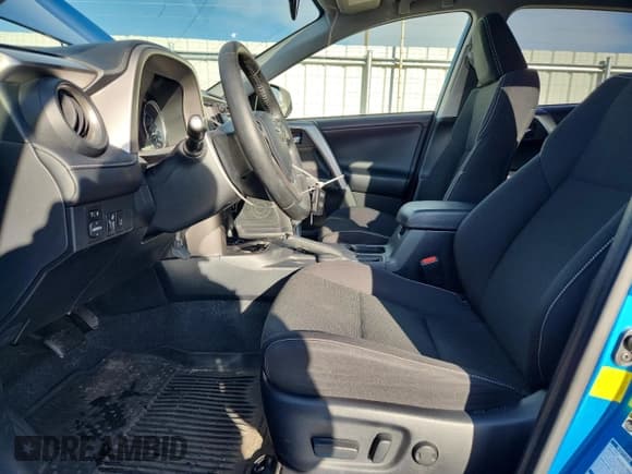 ✅ 2018 Toyota RAV4 Hybrid XLE • VIN: JTMRJREV5JD177988 • Lot: 71742095. Listed on Copart with 54,248 mi. Free auction sales archive from the USA and detailed vehicle history report at DreamBid. Image 7.