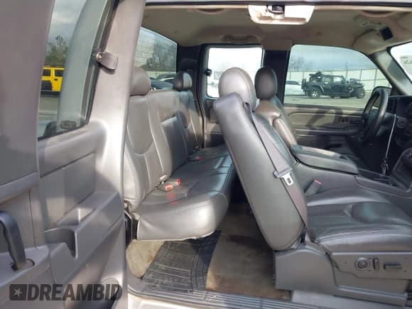 ✅ 2005 Chevrolet Silverado 1500 LT • VIN: 2GCEC19T751261914 • Лот: 41715626. Опубликован ранее на IAAI с пробегом 210 003 миль. Бесплатный доступ к архиву аукционных продаж из США и подробный отчёт об истории автомобиля на DreamBid. Изображение 8.