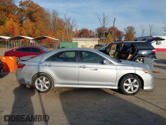 ✅ 2007 Toyota Camry LE • VIN: 4T1BE46K77U527946 • Lot: 43636757. Wystawiony na IAAI z przebiegiem 133 445 mil. Bezpłatny archiwum sprzedaży aukcyjnych z USA i szczegółowy raport historii pojazdu na DreamBid. Zdjęcie 13.
