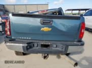 ✅ 2007 Chevrolet Silverado 2500HD 1LT • VIN: 1GCHK23687F560820 • Lot: 68724555. Wystawiony na Copart z przebiegiem Nie podano. Bezpłatny archiwum sprzedaży aukcyjnych z USA i szczegółowy raport historii pojazdu na DreamBid. Zdjęcie 6.