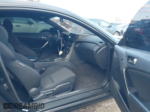 ✅ 2013 Hyundai Genesis Coupe Premium • VIN: KMHHT6KD6DU088513 • Lot: 43903075. Wystawiony na IAAI z przebiegiem 145 804 mil. Bezpłatny archiwum sprzedaży aukcyjnych z USA i szczegółowy raport historii pojazdu na DreamBid. Zdjęcie 5.