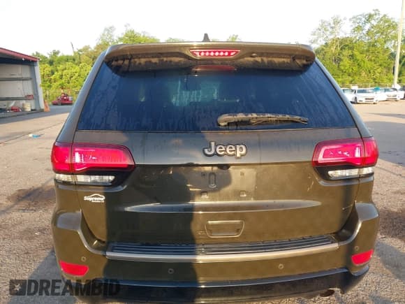 ✅ 2016 Jeep Grand Cherokee Limited 75th Anniversary • VIN: 1C4RJEBG1GC499962 • Lot: 42128790. Listed on IAAI with 86,720 mi. Free auction sales archive from the USA and detailed vehicle history report at DreamBid. Image 16.