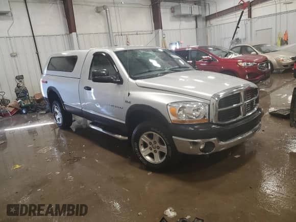 2006 Dodge 1500 SLT z VIN 1D7HU16266J217017, wystawiony jako Copart lot #45588125 z przebiegiem 95 745 mil mil oraz Nie do naprawy • Non repairable. Historia ofert i sprzedaży dostępna na DreamBid. Obrazek 4.