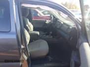 ✅ 2022 Toyota Tacoma SR • VIN: 3TYRX5GN2NT053728 • Лот: 43610546. Опубликован ранее на IAAI с пробегом 36 686 миль. Бесплатный доступ к архиву аукционных продаж из США и подробный отчёт об истории автомобиля на DreamBid. Изображение 5.