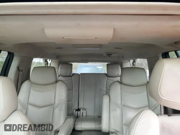 ✅ 2017 Cadillac Escalade ESV Premium Luxury • VIN: 1GYS4JKJXHR166892 • Lot: 90356335. Wystawiony na Copart z przebiegiem 202 099 mil. Bezpłatny archiwum sprzedaży aukcyjnych z USA i szczegółowy raport historii pojazdu na DreamBid. Zdjęcie 10.