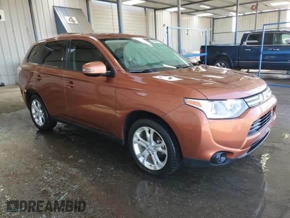 ✅ 2014 Mitsubishi Outlander SE • VIN: JA4AD3A39EZ004922 • Lot: 68286745. Listed on Copart with 81,436 mi. Free auction sales archive from the USA and detailed vehicle history report at DreamBid. Image 4.