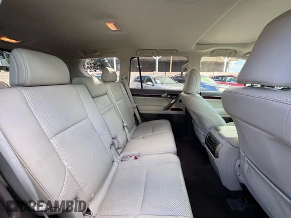 ✅ 2010 Lexus GX 460 Premium • VIN: JTJJM7FX2A5010262 • Lot: 84297175. Listed on Copart with 204,048 mi. Free auction sales archive from the USA and detailed vehicle history report at DreamBid. Image 6.