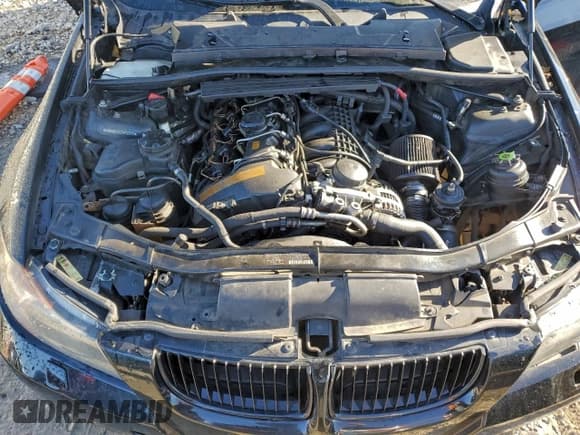 ✅ 2007 BMW 3 Series 335i • VIN: WBAVB73557VF50372 • Лот: 93662355. Опубликован ранее на Copart с пробегом 200 212 миль. Бесплатный доступ к архиву аукционных продаж из США и подробный отчёт об истории автомобиля на DreamBid. Изображение 11.