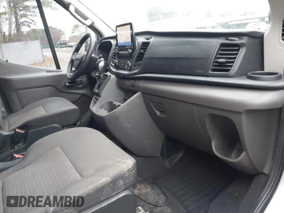 ✅ 2020 Ford Transit XLT • VIN: 1FBAX2CG9LKA54558 • Lot: 43695256. Wystawiony na IAAI z przebiegiem 53 652 mil. Bezpłatny archiwum sprzedaży aukcyjnych z USA i szczegółowy raport historii pojazdu na DreamBid. Zdjęcie 5.