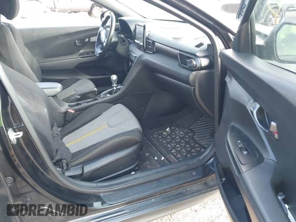 2019 Hyundai Veloster Turbo z VIN KMHTH6AB9KU005942, wystawiony jako IAAI lot #41565229 z przebiegiem 91 788 mil mil oraz . Historia ofert i sprzedaży dostępna na DreamBid. Obrazek 5.