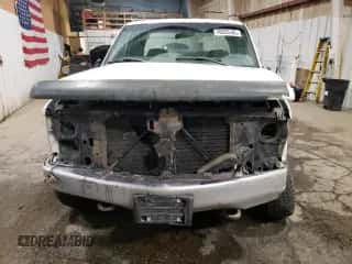 1998 Chevrolet Silverado 2500 z VIN 1GCGK29R2WE123218, wystawiony jako Copart lot #45035105 z przebiegiem 190 034 mil mil oraz Szkoda całkowita • Salvage title. Historia ofert i sprzedaży dostępna na DreamBid. Obrazek 5.