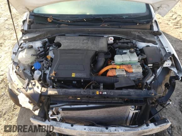 2020 Hyundai Ioniq Blue с VIN KMHC65LC8LU186183, выставлен на аукционе Copart как лот 67029394 с пробегом 104 601 миль миль и На запчасти • Non repairable. История ставок и продаж доступна на DreamBid. Изображение 13.