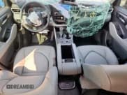 ✅ 2025 Toyota Highlander Hybrid XLE • VIN: 5TDKBRCH2SS656712 • Лот: 64111205. Опубликован ранее на Copart с пробегом 8 880 миль. Бесплатный доступ к архиву аукционных продаж из США и подробный отчёт об истории автомобиля на DreamBid. Изображение 8.