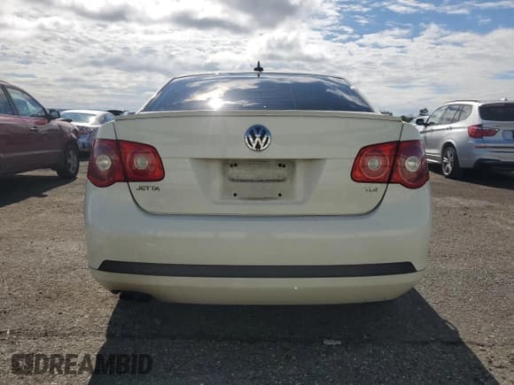 ✅ 2006 Volkswagen Jetta Edition • VIN: 3VWFT71K96M057231 • Лот: 68755575. Опубликован ранее на Copart с пробегом 116 786 миль. Бесплатный доступ к архиву аукционных продаж из США и подробный отчёт об истории автомобиля на DreamBid. Изображение 6.