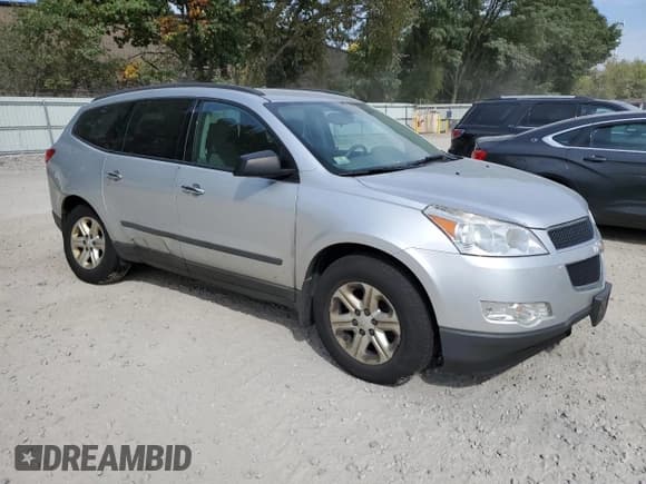 ✅ 2012 Chevrolet Traverse LS • VIN: 1GNKVFED1CJ139021 • Lot: 74534904. Wystawiony na Copart z przebiegiem 159 808 mil. Bezpłatny archiwum sprzedaży aukcyjnych z USA i szczegółowy raport historii pojazdu na DreamBid. Zdjęcie 4.