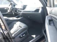 ✅ 2024 BMW X5 sDrive40i • VIN: 5UX13EU07R9V84942 • Лот: 42508950. Опубликован ранее на IAAI с пробегом 39 220 миль. Бесплатный доступ к архиву аукционных продаж из США и подробный отчёт об истории автомобиля на DreamBid. Изображение 5.