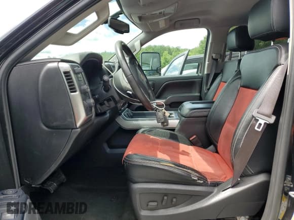 ✅ 2016 Chevrolet Silverado 2500HD LT • VIN: 1GC1KVE84GF134916 • Lot: 61627895. Wystawiony na Copart z przebiegiem 120 121 mil. Bezpłatny archiwum sprzedaży aukcyjnych z USA i szczegółowy raport historii pojazdu na DreamBid. Zdjęcie 7.