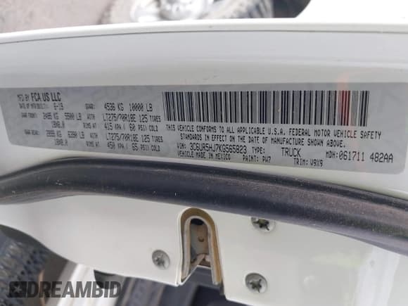 ✅ 2019 Ram 2500 Tradesman • VIN: 3C6UR5HJ7KG565823 • Lot: 43503236. Wystawiony na IAAI z przebiegiem 76 181 mil. Bezpłatny archiwum sprzedaży aukcyjnych z USA i szczegółowy raport historii pojazdu na DreamBid. Zdjęcie 9.