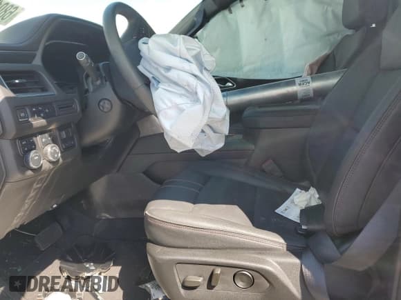 ✅ 2024 Chevrolet Suburban RST • VIN: 1GNSKEKDXRR167269 • Lot: 68016044. Wystawiony na Copart z przebiegiem Nie podano. Bezpłatny archiwum sprzedaży aukcyjnych z USA i szczegółowy raport historii pojazdu na DreamBid. Zdjęcie 7.