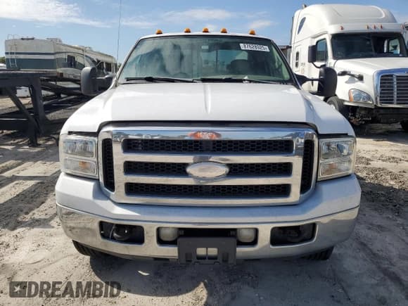 ✅ 2005 Ford F-350 XL • VIN: 1FTWX33P65EA82889 • Lot: 87628925. Listed on Copart with 202,718 mi. Free auction sales archive from the USA and detailed vehicle history report at DreamBid. Image 5.