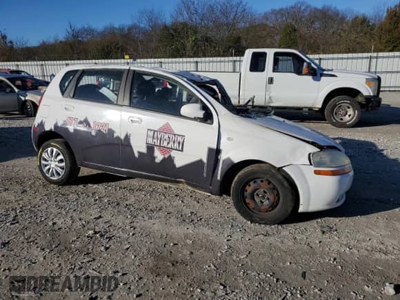 2007 Chevrolet Aveo LS z VIN KL1TD66647B721766, wystawiony jako Copart lot #81560964 z przebiegiem Nie podano mil oraz Szkoda całkowita • Salvage title. Historia ofert i sprzedaży dostępna na DreamBid. Obrazek 4.