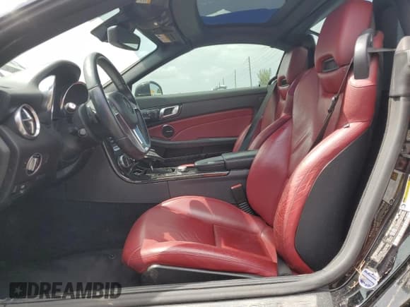 ✅ 2014 Mercedes-Benz SLK 350 • VIN: WDDPK5HA6EF091935 • Lot: 62969735. Listed on Copart with 72,049 mi. Free auction sales archive from the USA and detailed vehicle history report at DreamBid. Image 7.