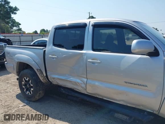 ✅ 2010 Toyota Tacoma PreRunner • VIN: 3TMJU4GN0AM098480 • Lot: 43012796. Listed on IAAI with Not provided. Free auction sales archive from the USA and detailed vehicle history report at DreamBid. Image 6.