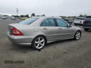 ✅ 2005 Mercedes-Benz C 230 Kompressor • VIN: WDBRF40JX5A818115 • Lot: 84001755. Wystawiony na Copart z przebiegiem 63 205 mil. Bezpłatny archiwum sprzedaży aukcyjnych z USA i szczegółowy raport historii pojazdu na DreamBid. Zdjęcie 3.