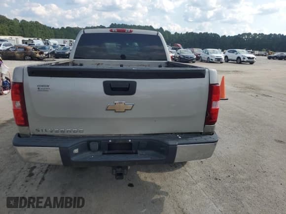✅ 2009 Chevrolet Silverado 1500 Work Truck • VIN: 1GCEC19X99Z157957 • Lot: 71308965. Wystawiony na Copart z przebiegiem 176 250 mil. Bezpłatny archiwum sprzedaży aukcyjnych z USA i szczegółowy raport historii pojazdu na DreamBid. Zdjęcie 6.
