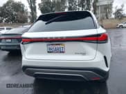 ✅ 2023 Lexus RX 350 • VIN: 2T2BAMCA0PC034324 • Lot: 41759608. Wystawiony na IAAI z przebiegiem 8 001 mil. Bezpłatny archiwum sprzedaży aukcyjnych z USA i szczegółowy raport historii pojazdu na DreamBid. Zdjęcie 17.