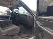 ✅ 2006 Chevrolet Silverado 2500HD LT3 • VIN: 1GCHK23D86F237137 • Lot: 42654117. Wystawiony na IAAI z przebiegiem Nie podano. Bezpłatny archiwum sprzedaży aukcyjnych z USA i szczegółowy raport historii pojazdu na DreamBid. Zdjęcie 5.