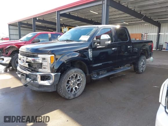 ✅ 2019 Ford F-250 XLT • VIN: 1FT7W2BT5KEC74218 • Lot: 43559242. Wystawiony na IAAI z przebiegiem 92 232 mil. Bezpłatny archiwum sprzedaży aukcyjnych z USA i szczegółowy raport historii pojazdu na DreamBid. Zdjęcie 19.