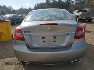 ✅ 2011 Suzuki Kizashi SE • VIN: JS2RF9A32B6110847 • Lot: 89837195. Wystawiony na Copart z przebiegiem 50 739 mil. Bezpłatny archiwum sprzedaży aukcyjnych z USA i szczegółowy raport historii pojazdu na DreamBid. Zdjęcie 6.