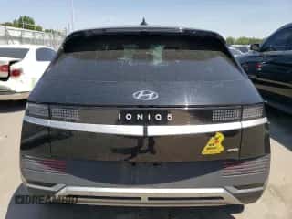 2024 Hyundai Ioniq 5 SE z VIN KM8KMDDFXRU253749, wystawiony jako Copart lot #60936974 z przebiegiem 6 184 mil mil oraz Czysty tytuł • Clean title. Historia ofert i sprzedaży dostępna na DreamBid. Obrazek 6.