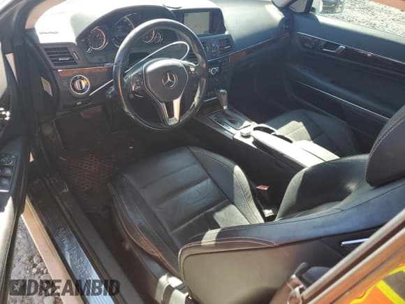✅ 2013 Mercedes-Benz E 350 • VIN: WDDKJ5KB6DF208264 • Lot: 90989235. Wystawiony na Copart z przebiegiem 106 731 mil. Bezpłatny archiwum sprzedaży aukcyjnych z USA i szczegółowy raport historii pojazdu na DreamBid. Zdjęcie 8.