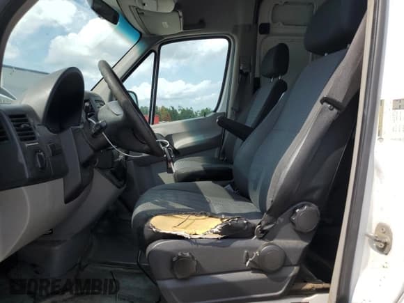 ✅ 2011 Mercedes-Benz Sprinter Cargo • VIN: WD3PE7CC7B5590499 • Лот: 63565915. Опубликован ранее на Copart с пробегом 291 052 миль. Бесплатный доступ к архиву аукционных продаж из США и подробный отчёт об истории автомобиля на DreamBid. Изображение 7.