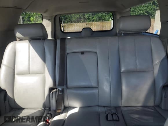 ✅ 2007 Chevrolet Suburban Commercial • VIN: 3GNGK26K97G241310 • Lot: 54781155. Wystawiony na Copart z przebiegiem 166 355 mil. Bezpłatny archiwum sprzedaży aukcyjnych z USA i szczegółowy raport historii pojazdu na DreamBid. Zdjęcie 10.