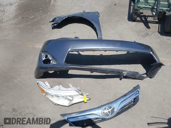 ✅ 2014 Toyota Camry LE • VIN: 4T4BF1FKXER337038 • Lot: 42459609. Wystawiony na IAAI z przebiegiem 88 962 mil. Bezpłatny archiwum sprzedaży aukcyjnych z USA i szczegółowy raport historii pojazdu na DreamBid. Zdjęcie 12.