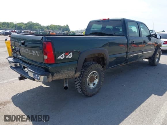 ✅ 2005 Chevrolet Silverado 2500HD • VIN: 1GCHK23215F911562 • Lot: 43222584. Listed on IAAI with 75,817 mi. Free auction sales archive from the USA and detailed vehicle history report at DreamBid. Image 4.