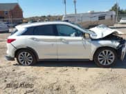 ✅ 2019 Infiniti QX50 Essential • VIN: 3PCAJ5M37KF106968 • Lot: 43619395. Wystawiony na IAAI z przebiegiem 44 637 mil. Bezpłatny archiwum sprzedaży aukcyjnych z USA i szczegółowy raport historii pojazdu na DreamBid. Zdjęcie 12.