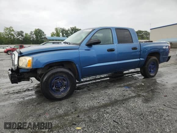 2005 Dodge Dakota ST с VIN 1D7HW28K45S236624, выставлен на аукционе Copart как лот 68104745 с пробегом 251 431 миль миль и Списание • Salvage title. История ставок и продаж доступна на DreamBid. Изображение 1.