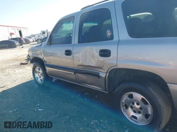 ✅ 2003 Chevrolet Tahoe LS • VIN: 1GNEC13V13J298445 • Lot: 41728848. Listed on IAAI with 226,727 mi. Free auction sales archive from the USA and detailed vehicle history report at DreamBid. Image 15.