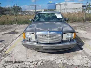 ✅ 1988 Mercedes-Benz 420 SEL • VIN: WDBCA35D5JA397688 • Lot: 43510629. Wystawiony na IAAI z przebiegiem 210 246 mil. Bezpłatny archiwum sprzedaży aukcyjnych z USA i szczegółowy raport historii pojazdu na DreamBid. Zdjęcie 6.