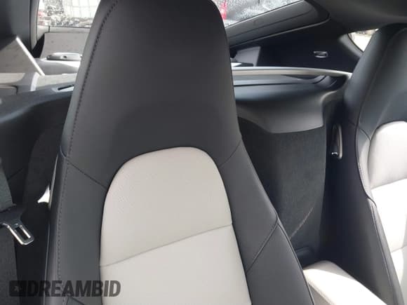 ✅ 2024 Porsche 718 Cayman • VIN: WP0AA2A89RK255443 • Lot: 41390248. Wystawiony na IAAI z przebiegiem 3 098 mil. Bezpłatny archiwum sprzedaży aukcyjnych z USA i szczegółowy raport historii pojazdu na DreamBid. Zdjęcie 8.