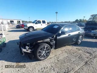 ✅ 2024 Mercedes-Benz C 63 S AMG E Performance • VIN: W1KAF8AB2RR207232 • Lot: 43454197. Wystawiony na IAAI z przebiegiem 13 705 mil. Bezpłatny archiwum sprzedaży aukcyjnych z USA i szczegółowy raport historii pojazdu na DreamBid. Zdjęcie 2.