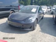 ✅ 2023 Tesla Model 3 • VIN: 5YJ3E1EA9PF570001 • Лот: 43030976. Опубликован ранее на IAAI с пробегом 17 259 миль. Бесплатный доступ к архиву аукционных продаж из США и подробный отчёт об истории автомобиля на DreamBid. Изображение 2.