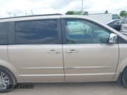 ✅ 2016 Chrysler Town & Country Touring L Anniversary Edition • VIN: 2C4RC1CG7GR246668 • Лот: 42006931. Опубликован ранее на IAAI с пробегом 110 554 миль. Бесплатный доступ к архиву аукционных продаж из США и подробный отчёт об истории автомобиля на DreamBid. Изображение 13.