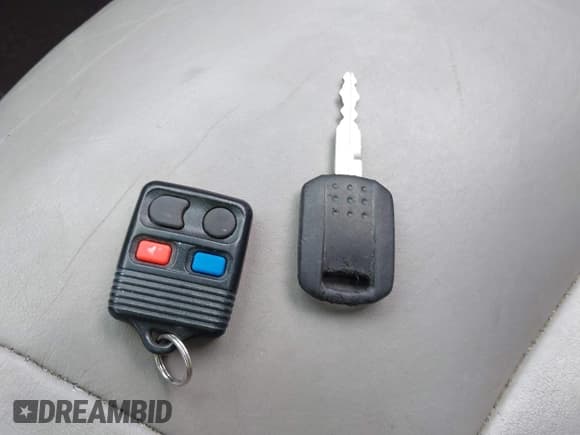 ✅ 2000 Mercury Sable LS Premium • VIN: 1MEFM55S6YA616814 • Лот: 42420671. Опубликован ранее на IAAI с пробегом 110 987 миль. Бесплатный доступ к архиву аукционных продаж из США и подробный отчёт об истории автомобиля на DreamBid. Изображение 11.